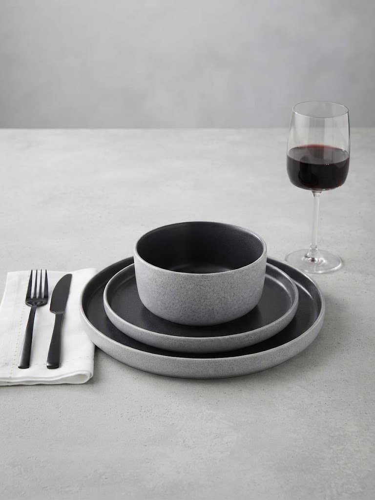 Vektor Speckled Minimalist Dinnerware Set view 2